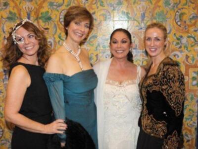 Fiesta de gala y mascaras en los Reales Alcázares de Sevilla  