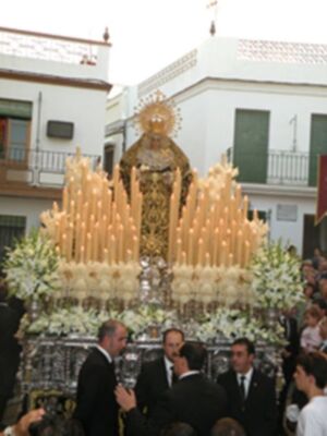 Extraordinaria Procesión de Ntra. Sra. d e los Dolores Coronada de Alcalá del Río