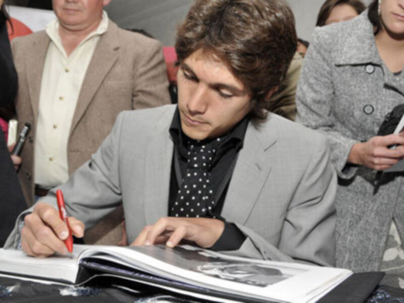 Presentacion en Quito del libro de Sebastian Castella de Olga Holguín 