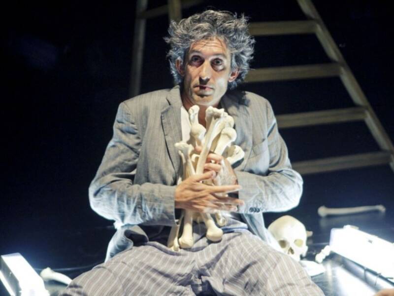Manolo Caro vuelve a Sevilla con "El alma en un hilo"&#8207;