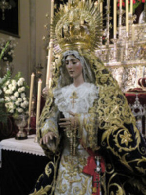 Galería del Besamano de la Stma Virgen de la Esperanza de la Hermandad de Jesús Nazareno de Alcalá del Río