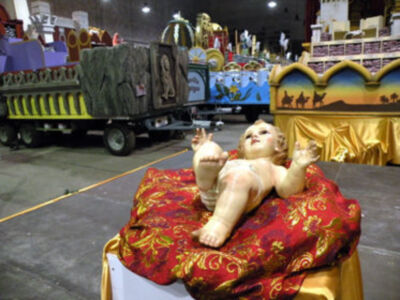 Acto de entronización de la Imagen del Niño Jesús en la carroza del nacimiento de la cabalgata 2012