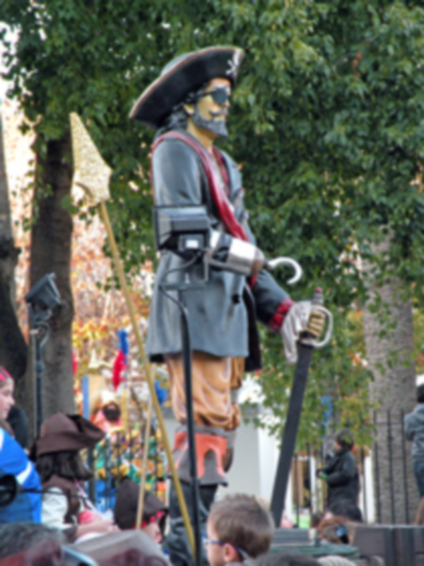 Los Reyes Magos repartieron ilusión por el barrio de Triana.