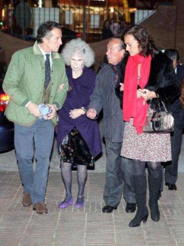 La duquesa de Alba se divierte con imitación que de ella hacen los Morancos 