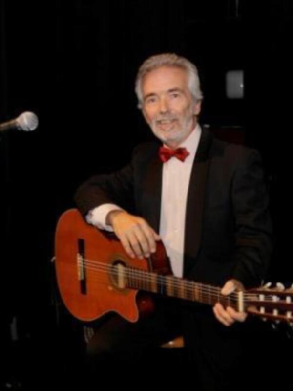 Concierto de Fermín Hache a beneficio de Médicos Sin Fronteras para la acción que mantiene en El Cuerno de África
