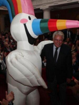  María González acompaña a su padre Felipe González homenajeado en Sevilla al cumplirse el XX aniversario de la inauguración de la expo 92 