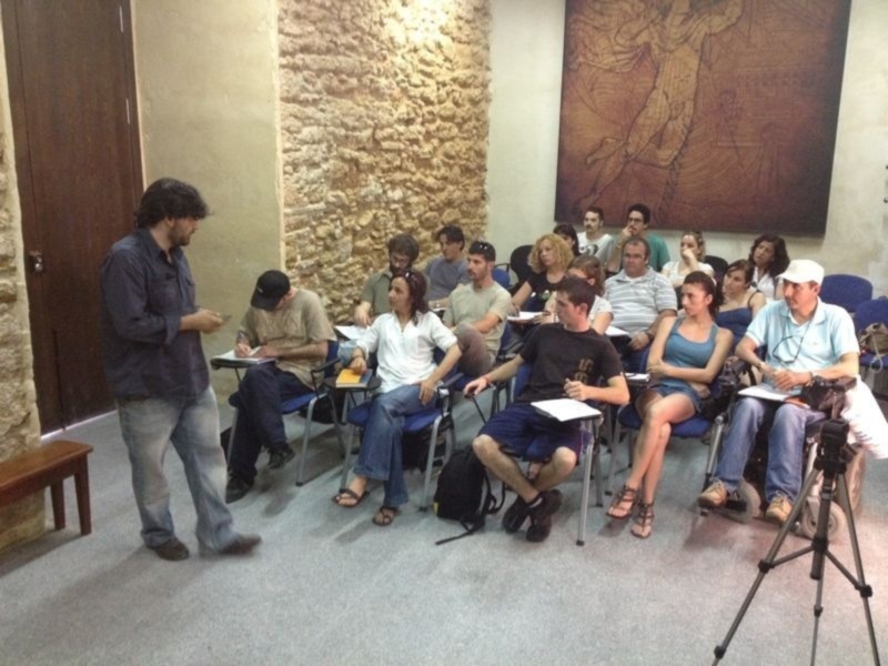 Una veintena de alumnos participan en un curso gratuito de fotoperiodismo(Chipiona)