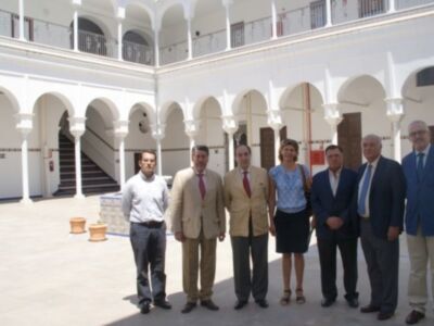 Los colegios profesionales del ámbito sanitario conocen la residencia de mayores San Juan de la Palma