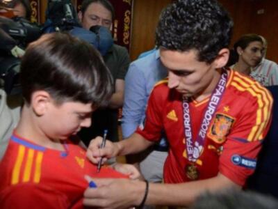 Jesús Navas, recibido como un héroe en su pueblo, Los Palacios
