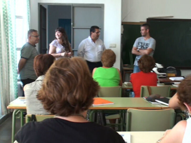 El Alcalde y la concejala de Educación visitan el centro municipal de adultos Miguel Espinosa Pau con motivo del inicio del curso escolar(Chipiona)