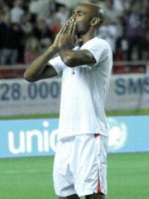 Kanoute se despide con un homenaje de Unicef a beneficio ciudad de los niños de África