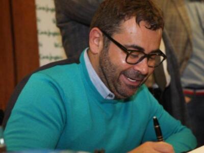 Jorge Javier Vázquez, increíble recibimiento en Sevilla