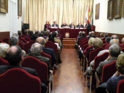 Sevilla.El Ateneo reconoció la labor de Caritas Diocesana con la medalla de Oro de su instituición.