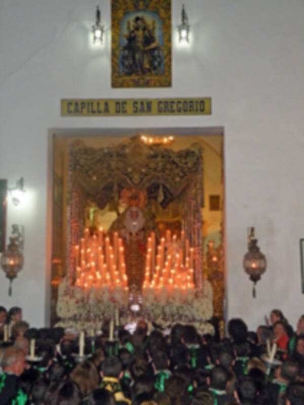 Esplendor de Jueves Santo en la Hermandad de la Vera-cruz de Alcalá del Río