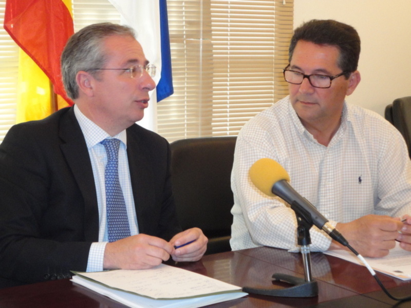 La Subdelegación desarrolla planes especiales de información y apoyo a mayores y jóvenes(Chipiona)