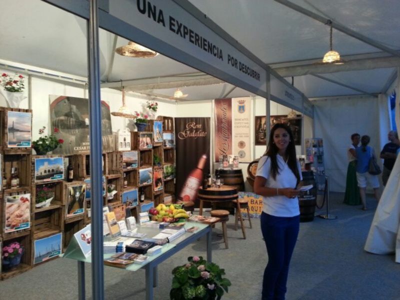 ACITUR y Ayuntamiento participan desde ayer en la feria  Andalucía saber y sabor en las carreras de caballos de Sanlúcar(Chipiona) 