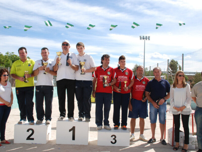 Los cazorleños Angel Moreno y Daniel Moreno se coronan en Villarreal en el nacional de parejas de bolo andaluz.