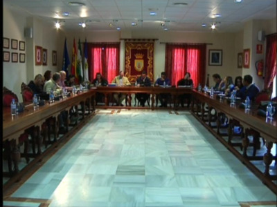El Pleno aprobó en sesión extraordinaria operaciones de endeudamiento para la tercera fase del pago a proveedores. (Chipiona)