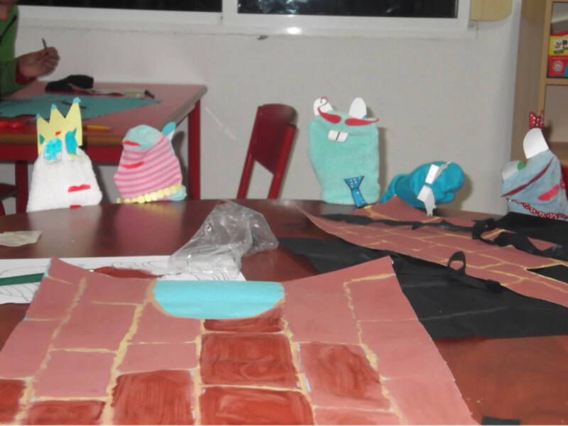 Los niños y niñas de la ludoteca municipal crean sus propios cuentos coeducativos(Chipiona)  