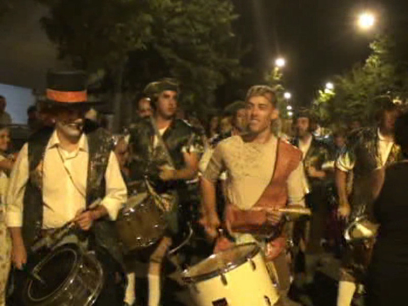 Casi cien participantes en el I Pasacalles de Verano que ofreció a los visitantes una muestra de nuestra Cabalgata(Chipiona) 