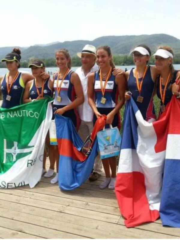 Las promesas de remo del Club Náutico Sevilla, subcampeonas de España 