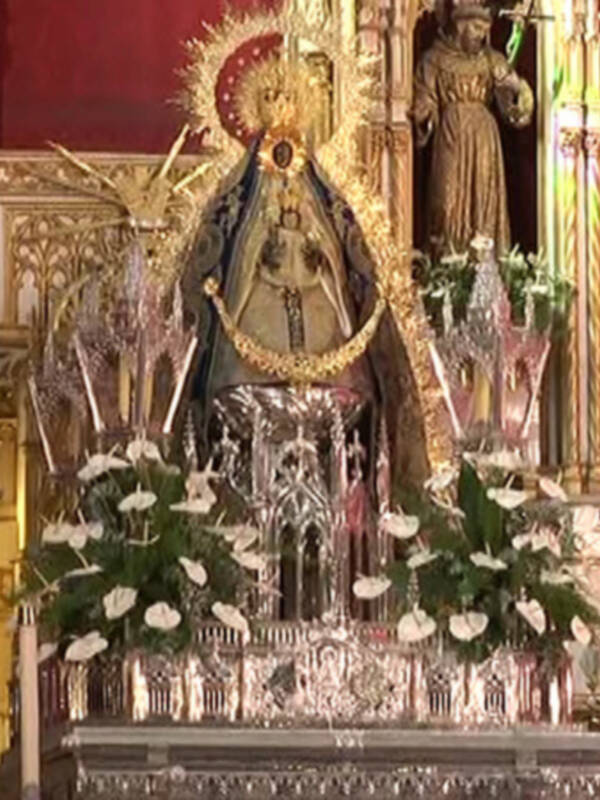 Los colectivos y asociaciones que deseen participar en la ofrenda floral a la Virgen de Regla deberán comunicarlo al Ayuntamiento. 