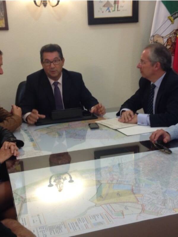 Ayuntamiento y Subdelegación del Gobierno comienzan a trabajar en el dispositivo especial de seguridad de Alrumbo 2016