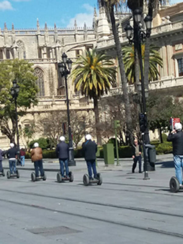 Visita organizada de Sevilla en patinete eléctrico