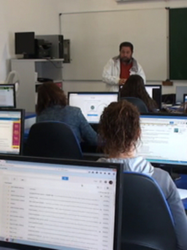 15 desempleados comienzan un curso de diseño gráfico y web promovido por el Ayuntamiento(Chipiona)