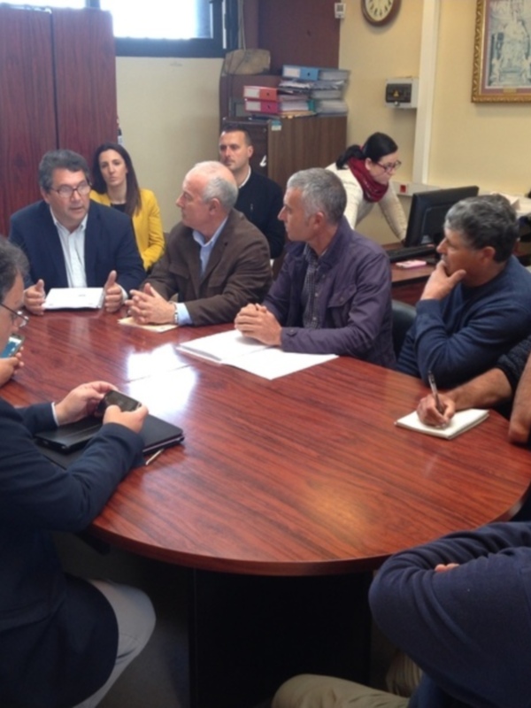 El subdelegado del Gobierno se compromete a que la voz de los pescadores artesanales sea escuchada en Madrid 