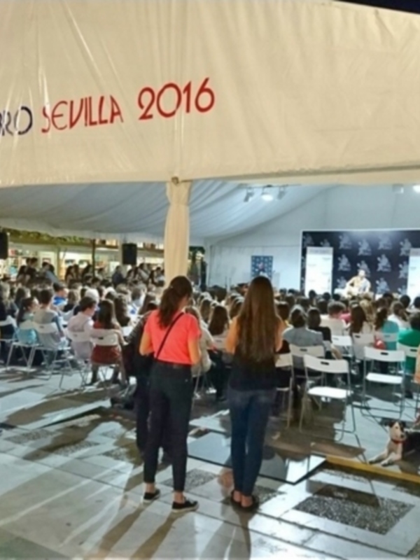 LEONARDO PADURA, LUIS GARCÍA MONTERO Y FELIPE BENÍTEZ REYES VISITAN ESTE JUEVES 5 DE MAYO LA FERIA DEL LIBRO