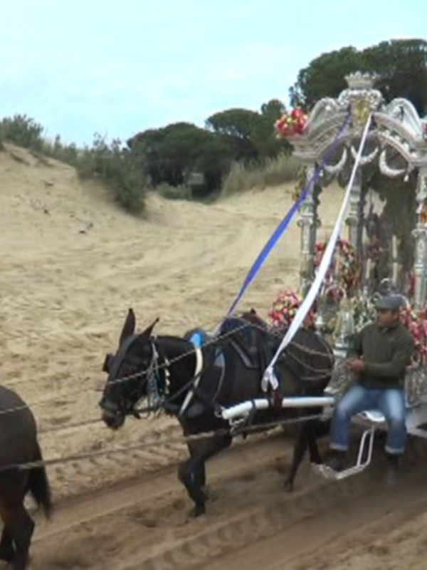 Los romeros chipioneros obligados a tomar un itinerario alternativo por el mal estado del camino tradicional