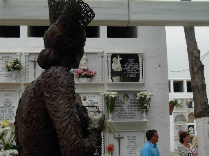 Ofrenda floral en el mausoleo y misa en el Santuario primeros actos para recordar a Rocío Jurado en el décimo aniversario