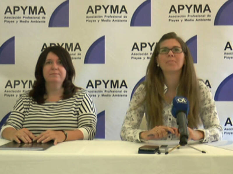 Apyma recuerda que la presencia de perros en las playas es incompatible con la de las personas