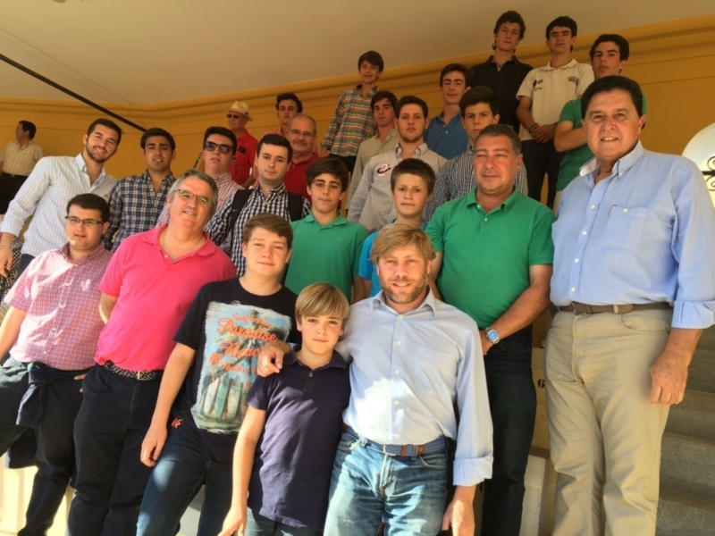 La Empresa Pagés invita a un centenar de estudiantes a la quinta novillada 