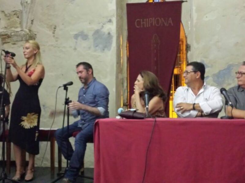 Ana María Gutiérrez Toscano elige Chipiona para la primera presentación de su segunda novela, “Una ciudad en el olvido”