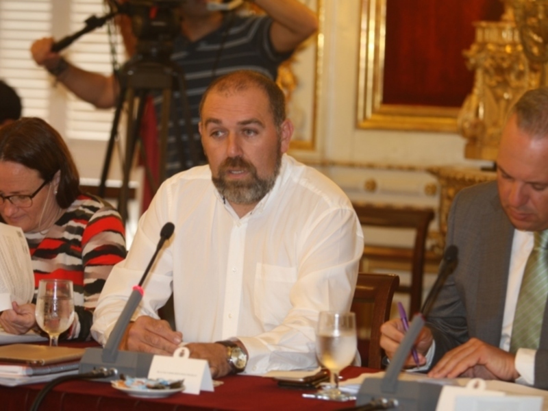 El Pleno de Diputación de Cádiz aprueba más de 500.000 euros para promocionar el Tricentenario y atender servicios  en municipios