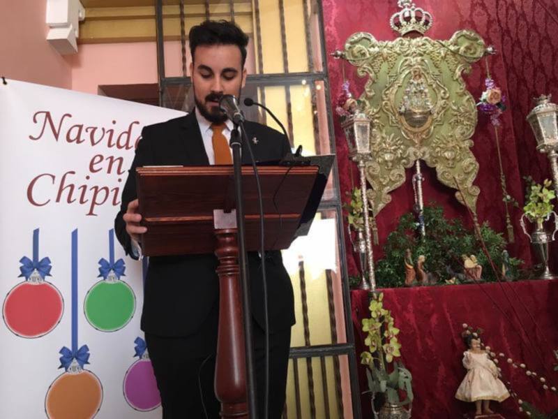El joven lebrijano David Caro transmitió el espíritu navideño en su pregón de la Navidad .