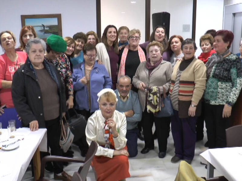 Los usuarios del centro de mayores conmemoran el 28 de febrero con un desayuno típico andaluz