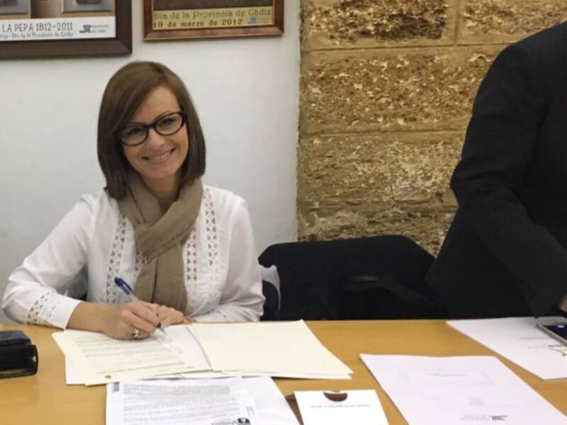 Estefania Jurado firmó ayer el convenio con Diputación para la ejecución de la Agenda Planea 2017
