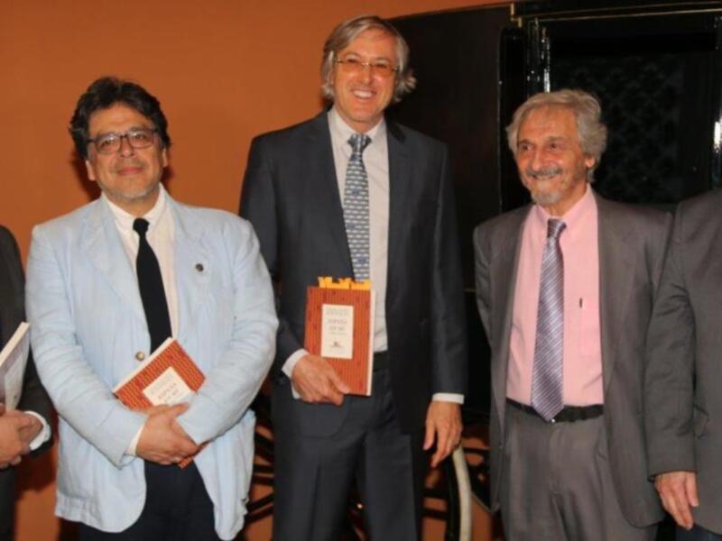 Alejandro Roemmers presentó ayer en Sevilla su nuevo libro