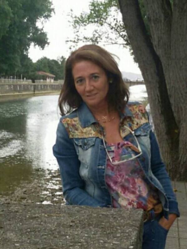 " PINTANDO VERSOS " RECITAL DE POESÍA DE ANA MARÍA ESPINOSA GUTIÉRREZ. ESTE VIERNES  A LAS 20.30 . en  LIBRERÍA PLANETA ZOCAR