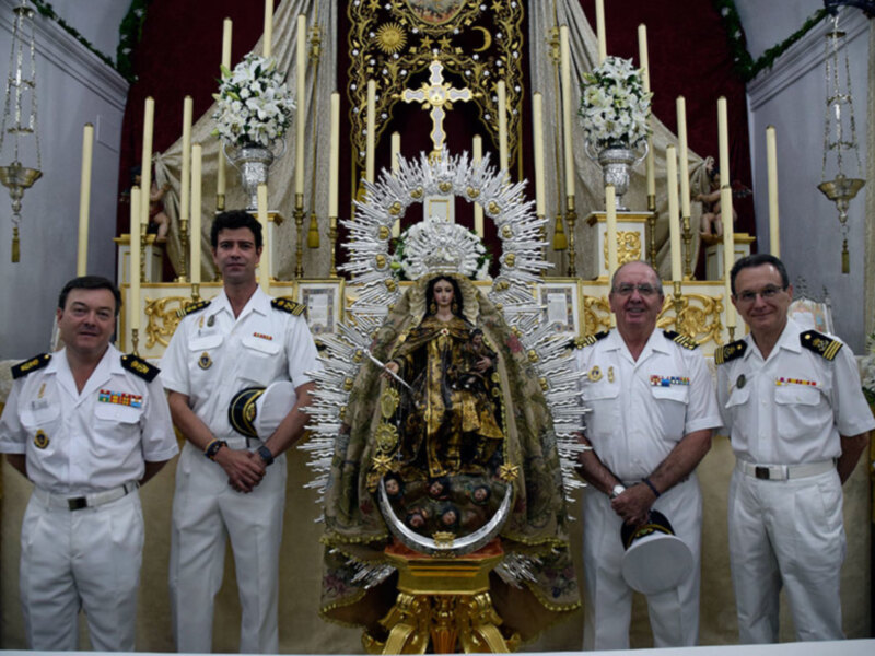 La Virgen del Carmen de Calatrava recibió las medallas de oro de la Real Liga Naval Española.