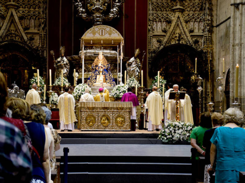 Como cada 6 de agosto, da comienzo un año más, la novena de la patrona se Sevilla