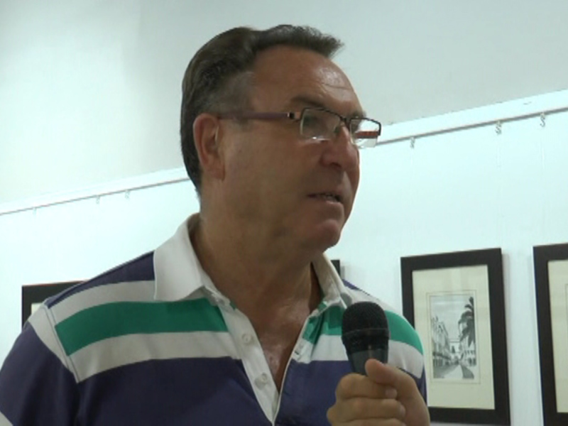 Manuel Miranda Navarrete expone plumillas y acuarelas en El Chusco con propuestas renovadas