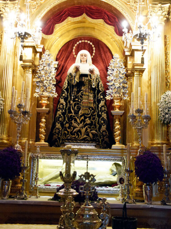 La Hermandad de la Soledad de Alcalá del Río en Tiempo estival