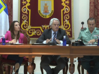 El subdelegado del Gobierno y la alcaldesa de Chipiona acuerdan intensificar la colaboración en materia de seguridad y el dispositivo para las Fiestas