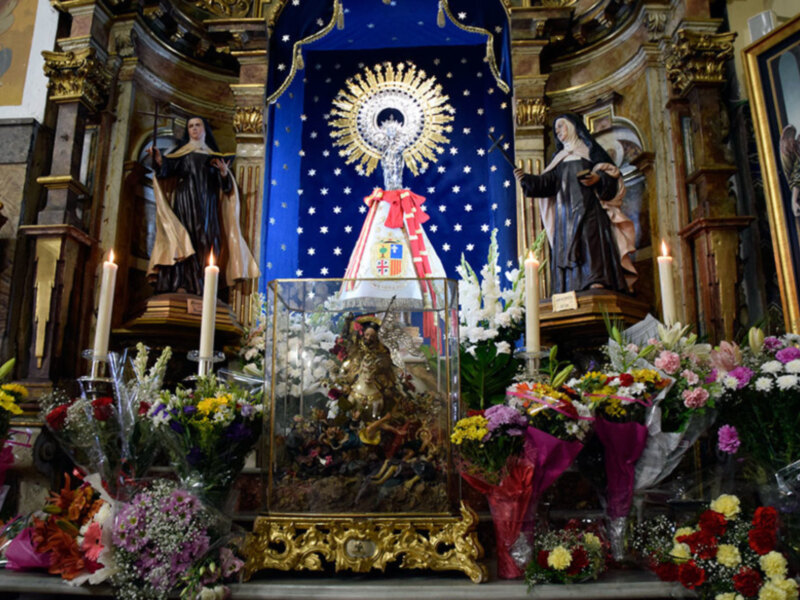 Sevilla celebra el día del Pilar con una misa en el Santo Ángel.