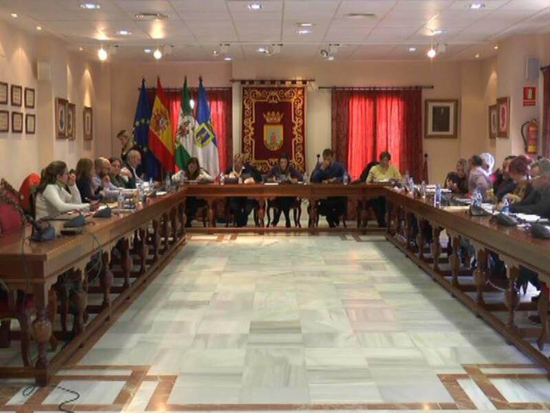 El Pleno de la Corporación da su apoyo unánime a cuatro proyectos incluidos dentro del Plan Invierte y aprueba el presupuesto de 2017
