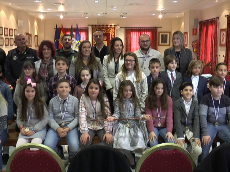 El Ayuntamiento conmemora el Día de la Constitución con un Pleno Infantil en el que han participado 18 alumnos de todos los colegios.